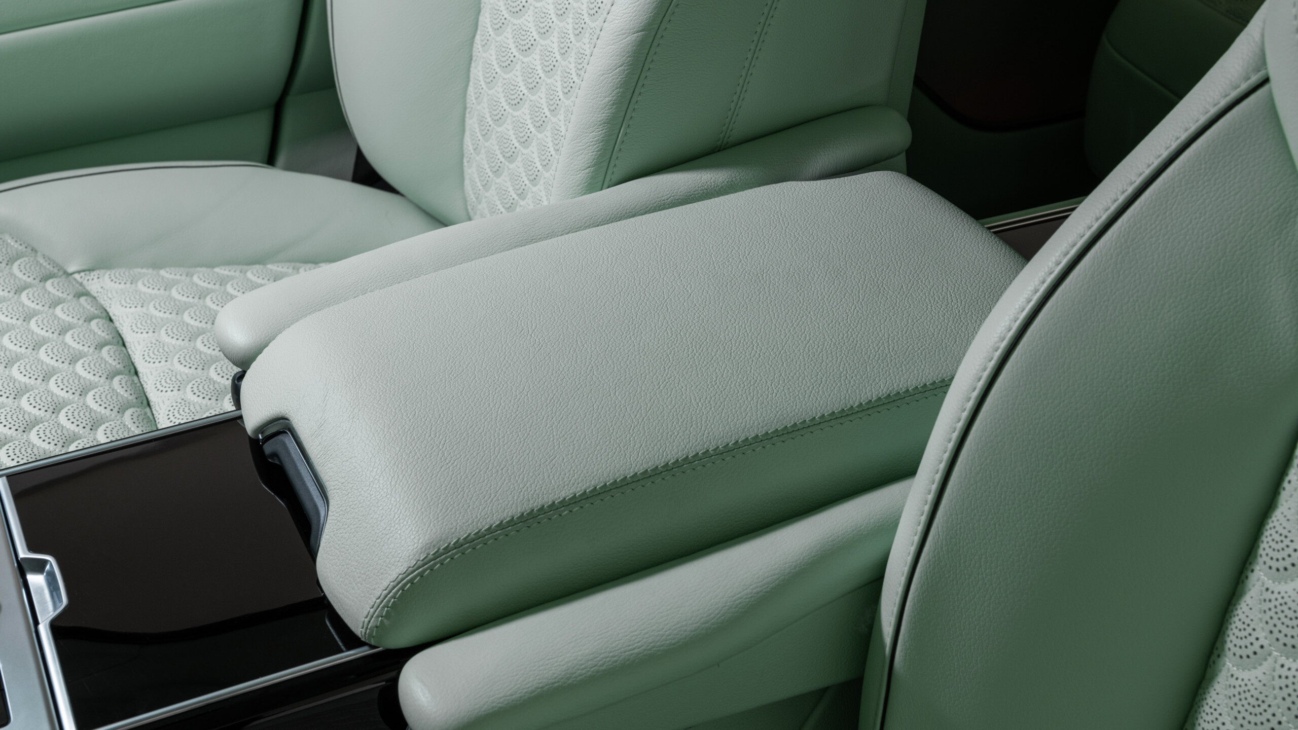 MASTERPIECE Interior BRABUS based on Range Rover