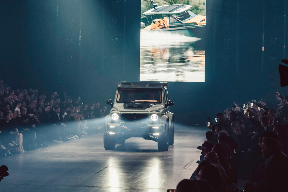 BRABUS 800 4x4² Stealth Green