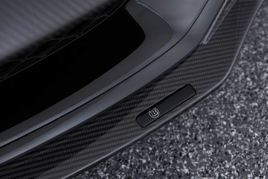 Carbon front spoiler lip