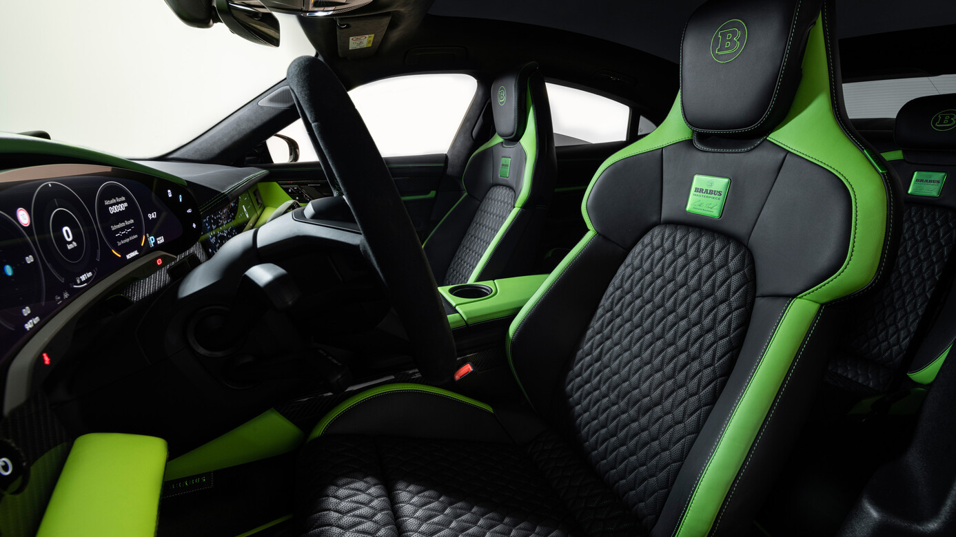 Innenausstattung Leder/Alcantara 1