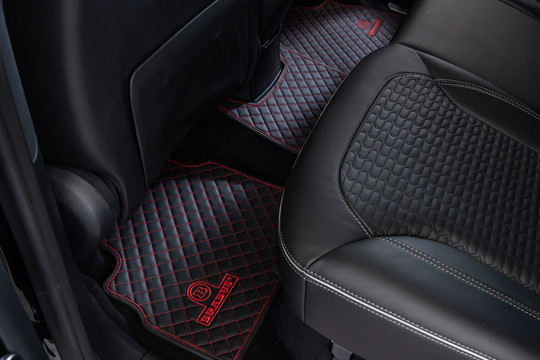 leather floor mats black-red quilted